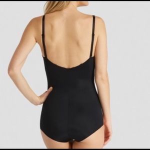 🆕 Spanx Asset low back Bodysuit